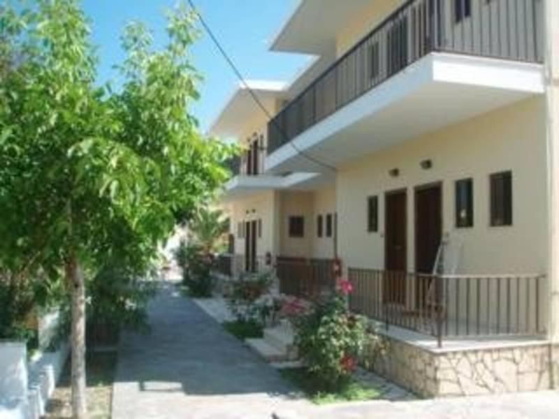 The 3 Little Pigs Apartments Sidari  Ngoại thất bức ảnh